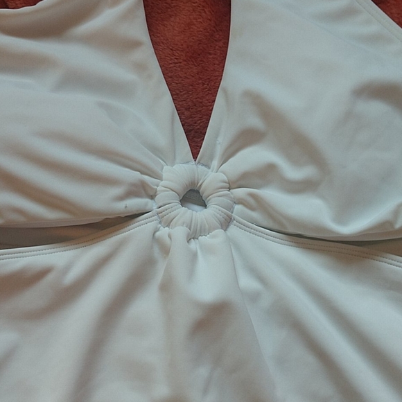 Swimsuit - Picture 2 of 3